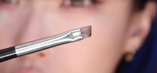 怎么打造眼妆视频,如何打造好看的眼睛妆容