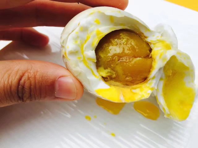 为什么腌咸鸭蛋不出油,腌咸鸭蛋不咸怎么补救