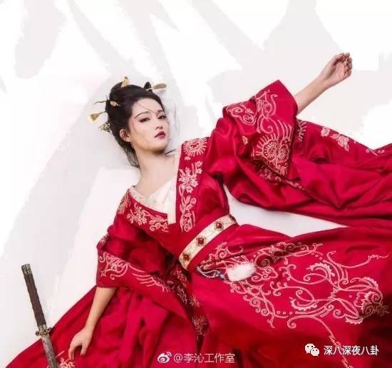 自从割双眼皮不算整容之后，娱乐圈不微调的女艺人是真·不存在