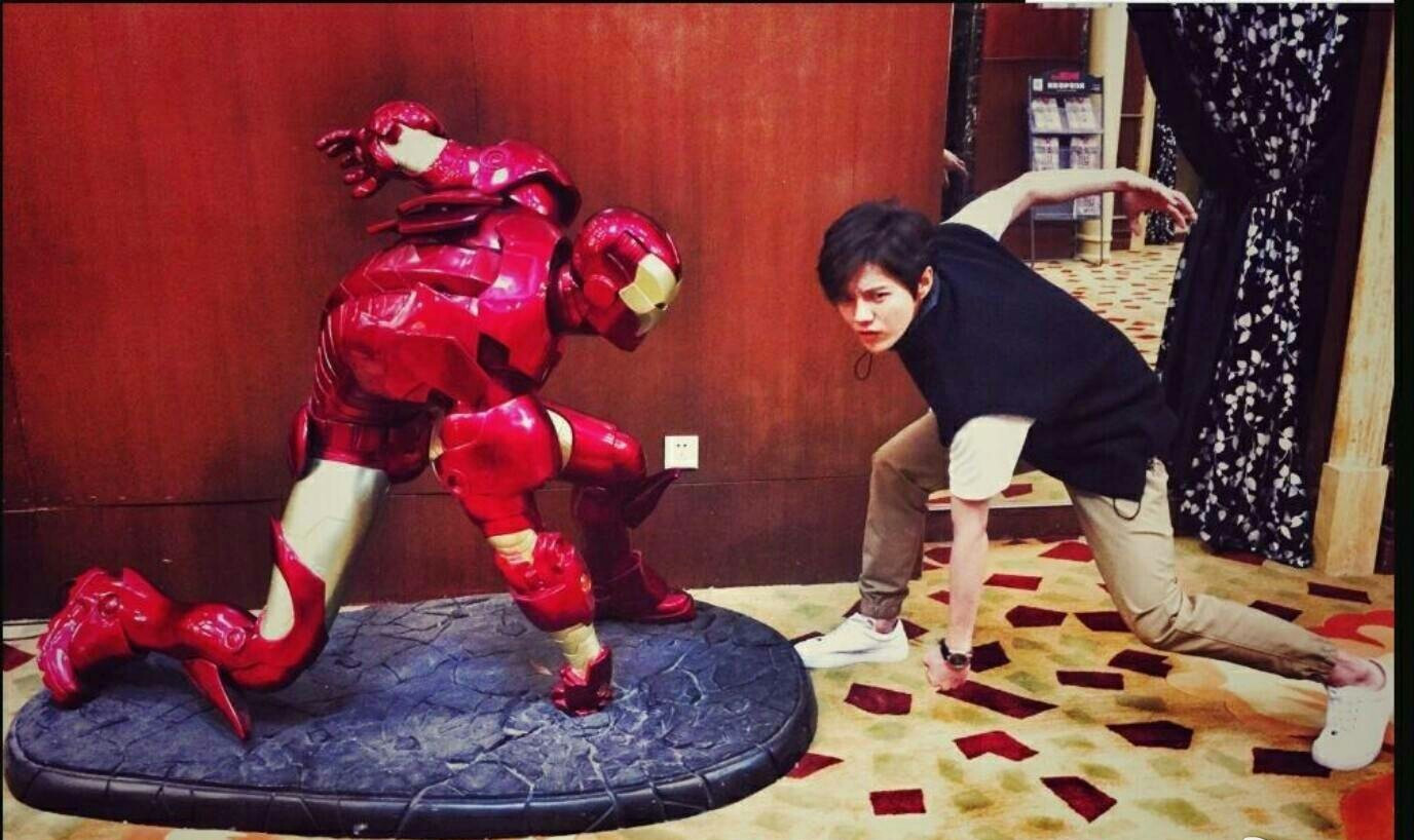 鹿晗钢铁侠,蒙面唱将鹿晗摘下面具是哪一期