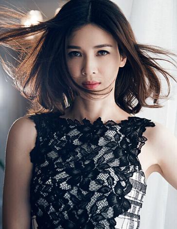 因亮剑爆红，两次搭档罗晋后少有音讯，今与靳东演离婚，再度走红