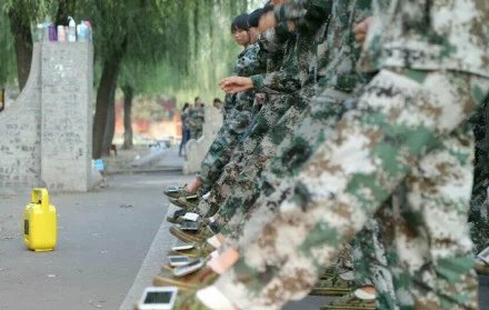 终于知道军训为什么让带手机了，原来是用手机来做这个