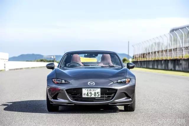 2022款马自达cx-5黑骑士试驾,马自达cx-5和次世代马自达3怎么选
