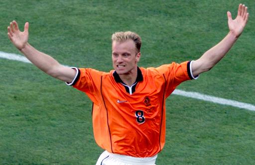 在每一个不眠的夜里,在每个孤独的深夜陪伴你