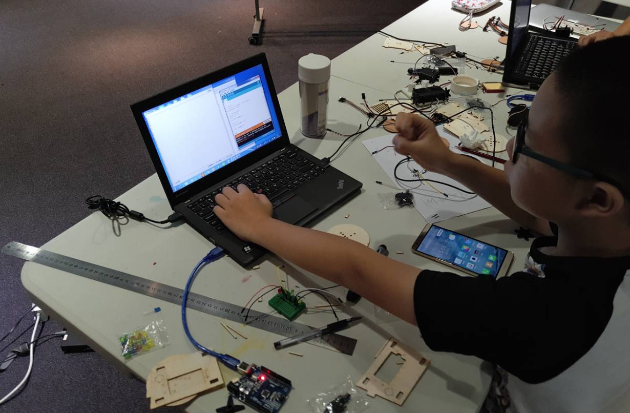 闭门造车主题营回顾——创我所想，看孩子们如何创造智能机器人！