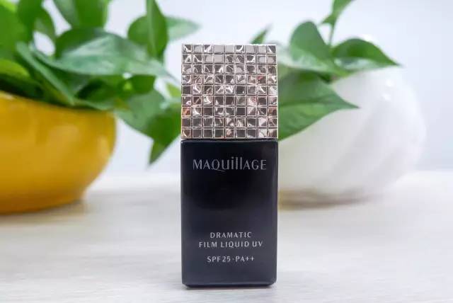 编辑部的选择｜4款网红粉底测评，不去专柜也能挑到适合你的那个