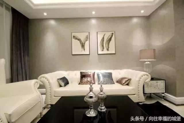 可以放在客厅的多功能储物柜,客厅收纳储物柜内部格局