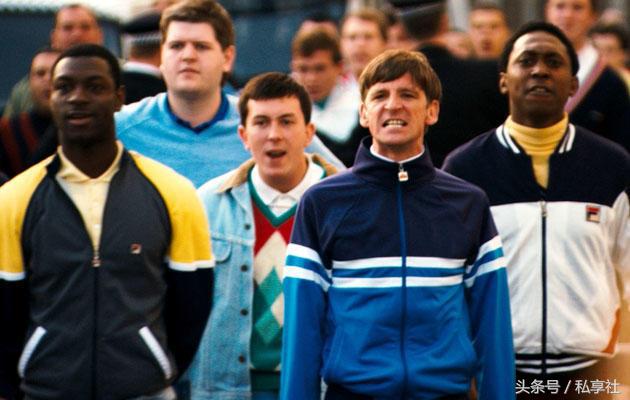 最近最潮的足球衣,为什么现在的足球服都是短袖