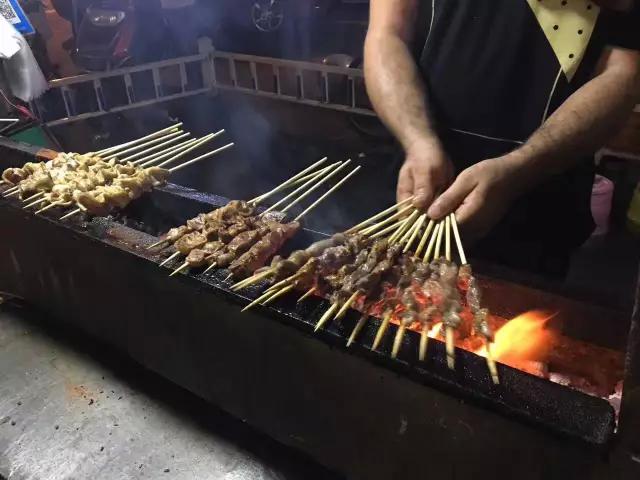 成都宽窄巷子旁边的小吃街,成都地道小吃街应该去哪里