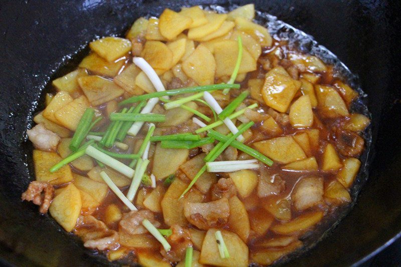 土豆片怎么炒好吃又辣小学生,超下饭的炒土豆片