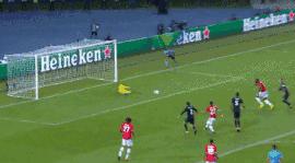 穆帅送奖杯,穆帅对曼联的承诺