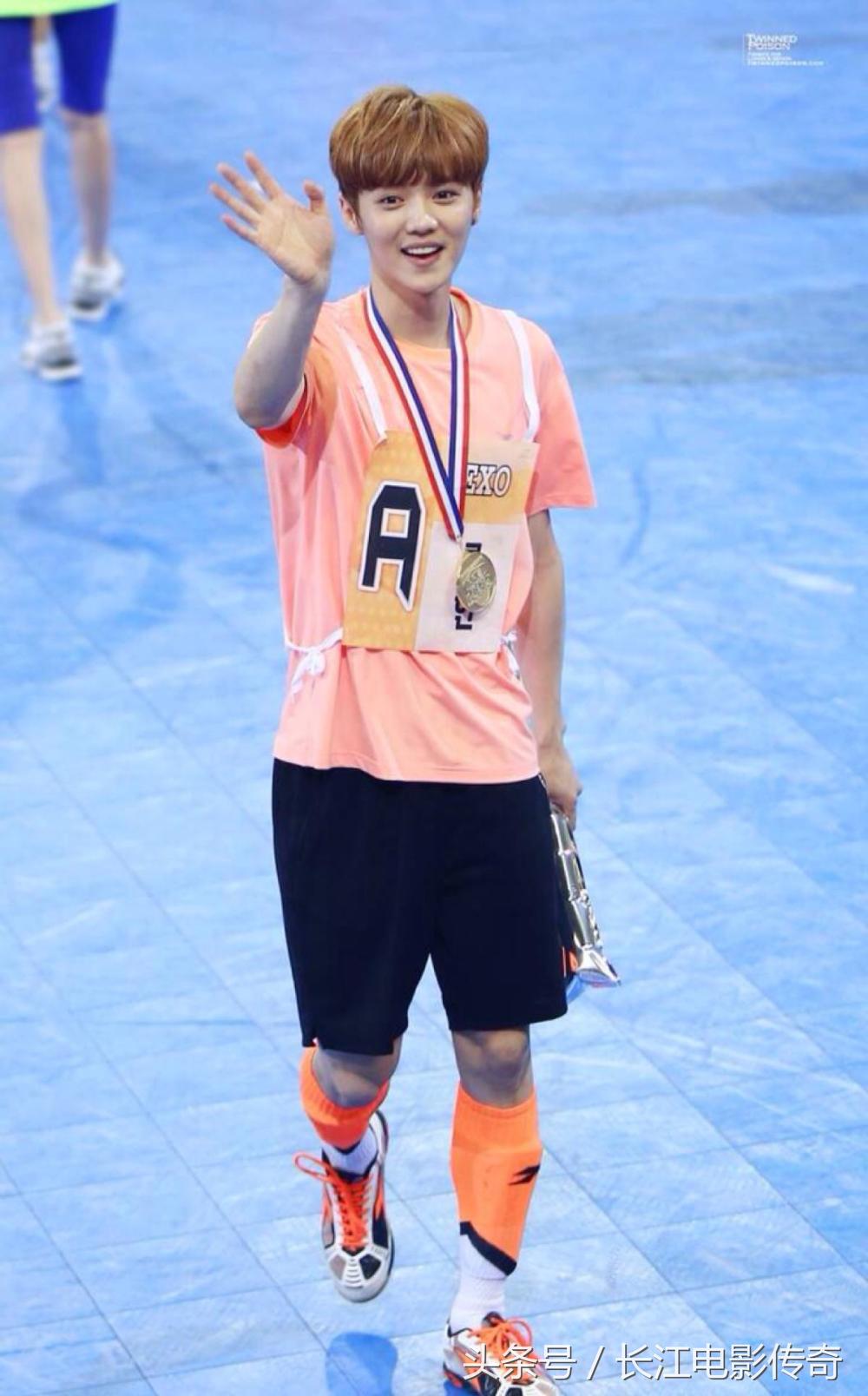 鹿晗不愧是傻狍子,傻狍子鹿晗的高光时刻