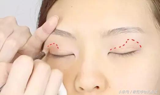 短发扎马尾好看的发型简单,短发发型怎么扎简单好看低马尾