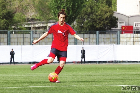 鹿晗足球水平到底怎么样,鹿晗足球明星赛完整版