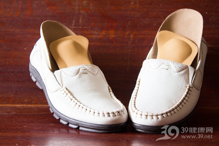 鞋子突然不合脚怎么解决,鞋不跟脚选什么样的鞋