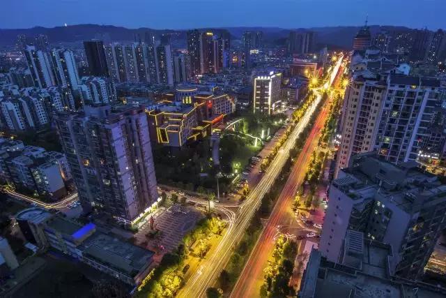 大足石刻详细讲解,大足简短介绍