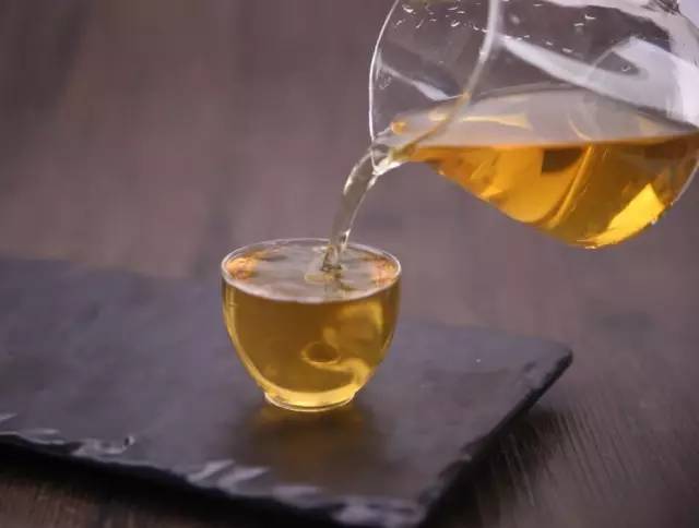 拔罐后不同位置罐印颜色不同,拔罐出现罐斑的原理