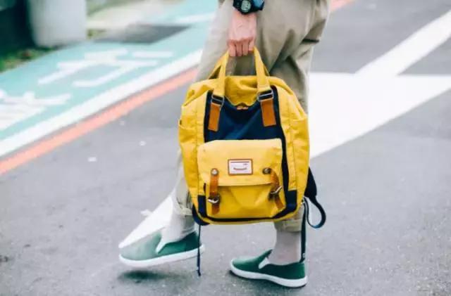 背了这个“甜甜圈”包包，我彻底放弃了北极狐