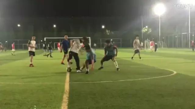 鹿晗2018足球比赛现场喊鹿晗,鹿晗参加的足球比赛