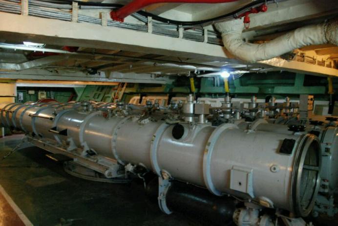 苏联成功研制出弹射器，由于派系之争没上航母，海军司令痛心疾首