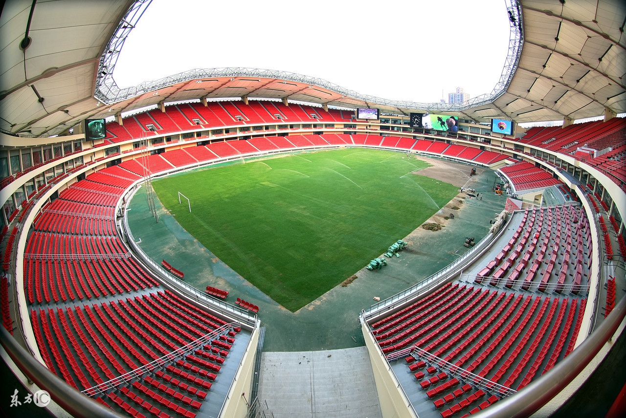 中超唯一有球场的球队,中超几个球队有专业足球场