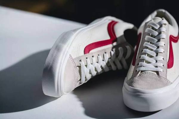 秋天入手这双高端休闲鞋无敌百搭,初秋必买的4双鞋穿10年都不过时