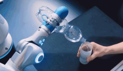 神的触手被做了出来，可以轻松吸住柱状体！