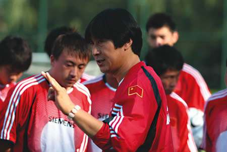 贾秀全替换球员,贾秀全执教申花