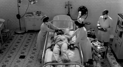 18岁男孩进“校”戒网瘾死亡，家长称遗体多处内外伤