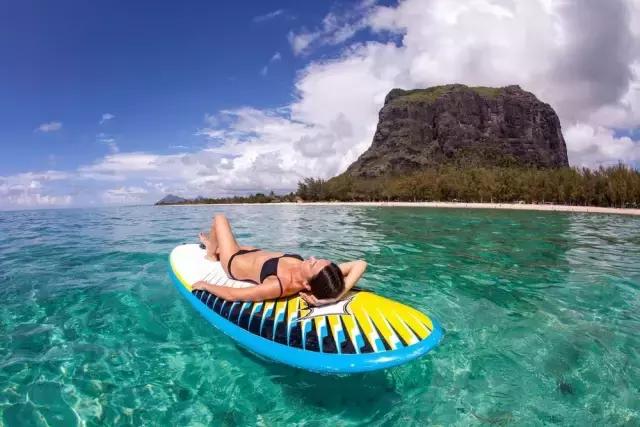 汗！又要高温了？｜九寨沟20人遇难，余震1741个｜怎么避免教出熊孩子？｜《建军大业》赠票送你