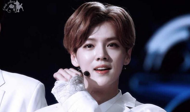 鹿晗跑男综艺耿直男孩,鹿晗早期帅气练习生