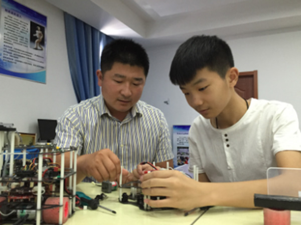 阜阳清河路一小机器人社团孩子嗨到国赛场