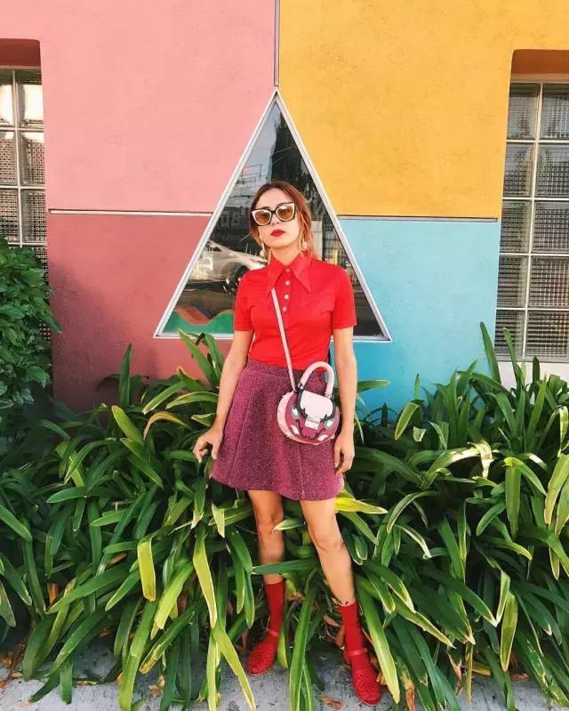 手拎高级感迷你小包包,高级感超迷你小包包