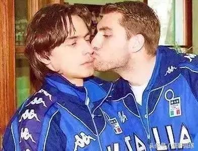 好基友一辈子,盘点足坛巨星的那些温暖瞬间