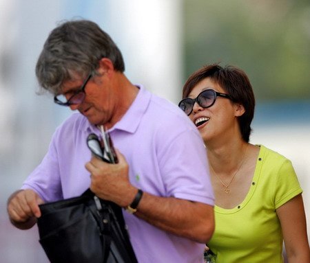 中国体坛最活跃的女记者，一人堪称刘翔*用御**记者，一人是詹皇铁杆