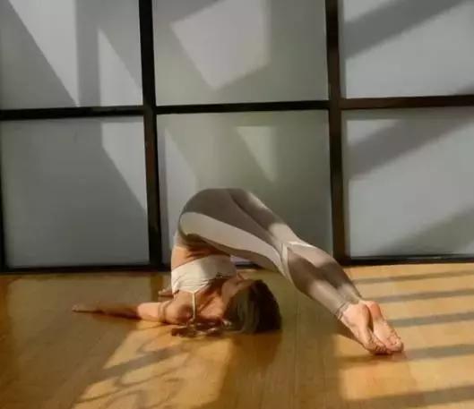 瑜伽要练习三大禁忌四大方法,初学瑜伽的基本功关注什么