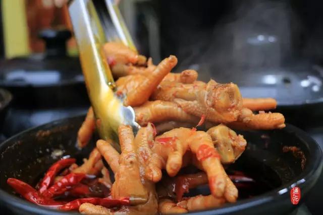 成都宽窄巷子旁边的小吃街,成都地道小吃街应该去哪里