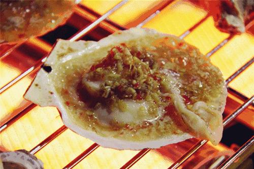 太“凶”残！平顶山这家店又小又偏，却每晚美女如云，还经常排队