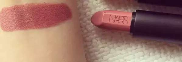 这些豆沙色口红，怎么涂都显白！