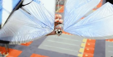 神的触手被做了出来，可以轻松吸住柱状体！