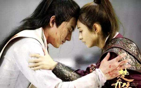 赵丽颖用这3张照片告诉你答案,赵丽颖为爱奋不顾身