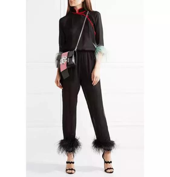 手拎高级感迷你小包包,高级感超迷你小包包