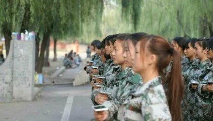 终于知道军训为什么让带手机了，原来是用手机来做这个