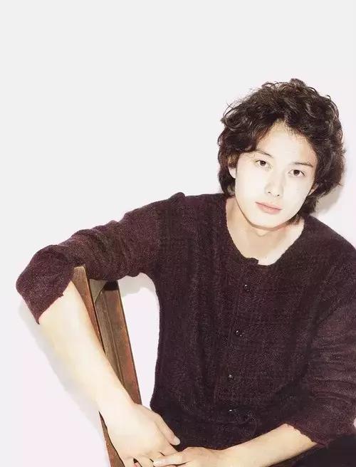 日本犬系男生代表男星,犬系日本男明星