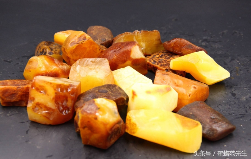 范范琥珀蜜蜡,千层雪蜜蜡和老蜜蜡哪个好