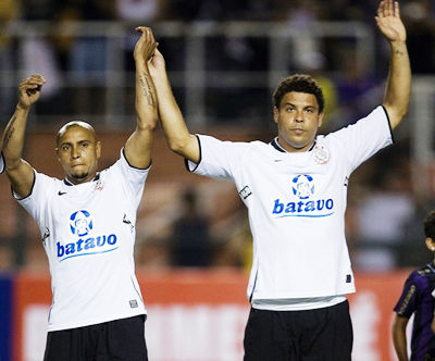 皇马大罗和卡洛斯配合,皇马齐达内贝克汉姆大罗照片