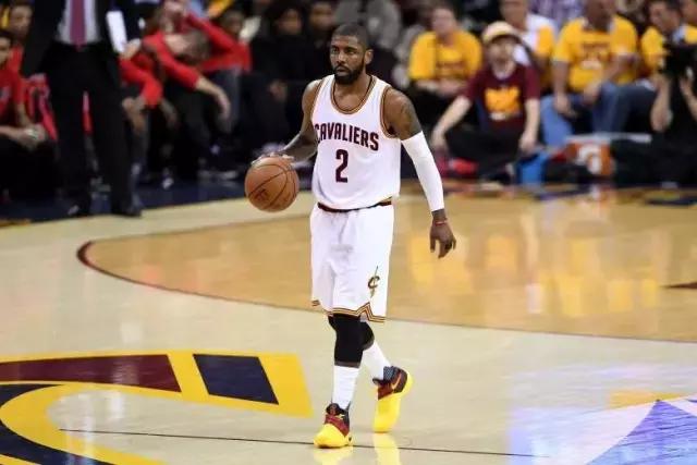 控球后卫怎么训练传球和意识,控卫传球技巧教学