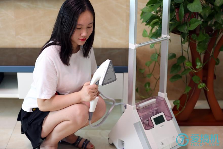 衣服皱皱巴巴没有熨斗怎么办,如何将皱巴巴衣服恢复原状呢