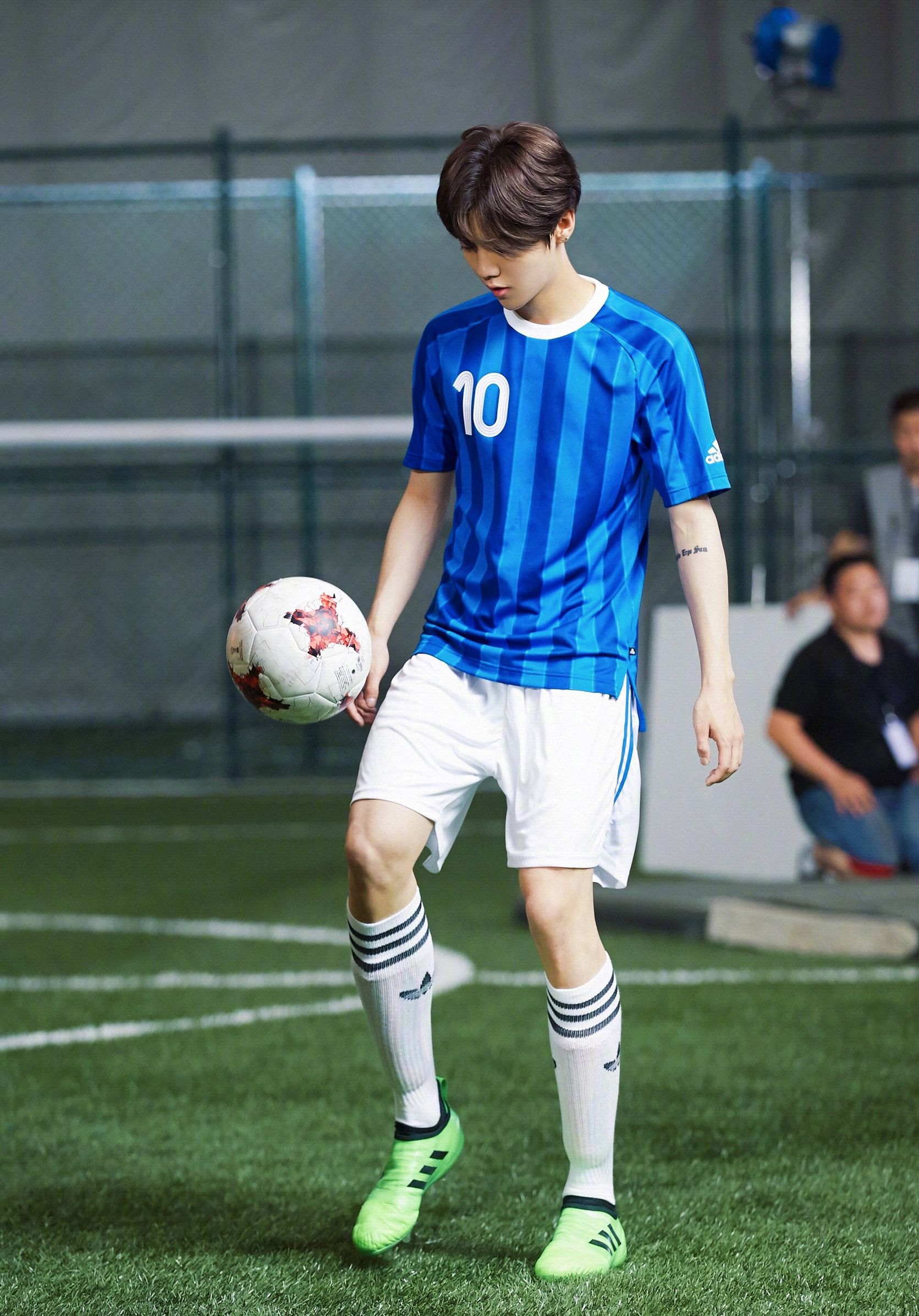 鹿晗会打乒乓球吗,鹿晗会拳击吗