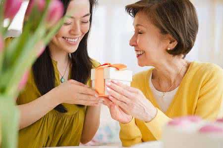 宝妈剖宫产伤口护理正确的方法,剖腹产伤口裂开二次缝合怎么做